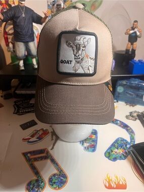 Goat Animal Farm Reproduction Goorin Brothers Hat Feed Cap Mesh Back Brown Green